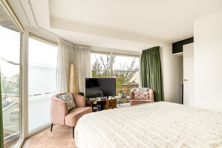 Foto 38 van Minahassastraat 29