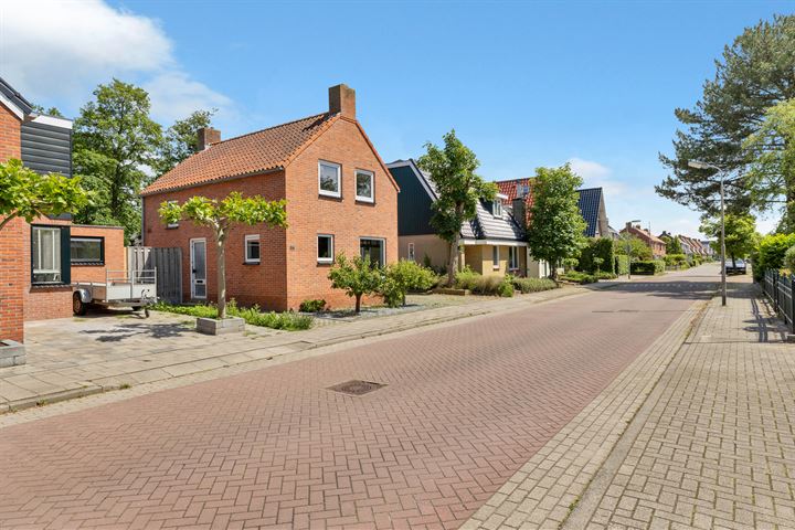 Bekijk foto 30 van Slingerweg 17