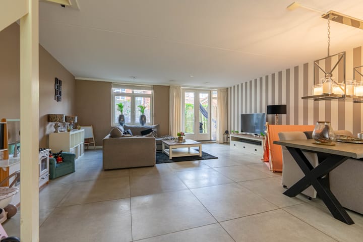 Foto 2 van Verdeelstraat 37