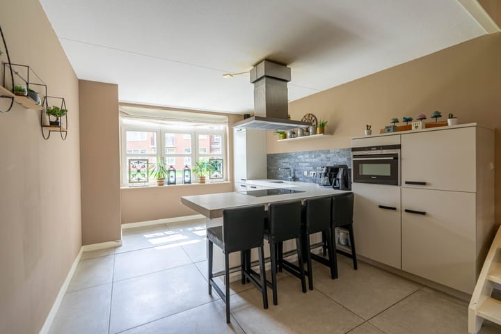 Photo 6 of Verdeelstraat 37