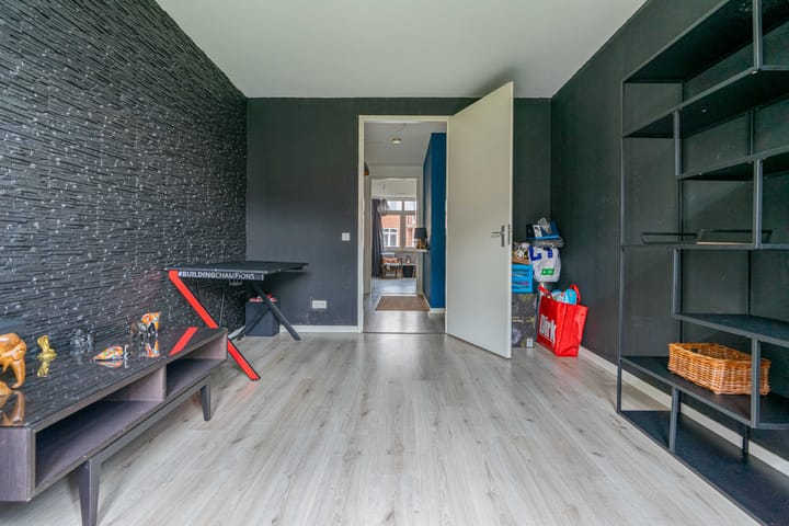 Photo 20 of Verdeelstraat 37