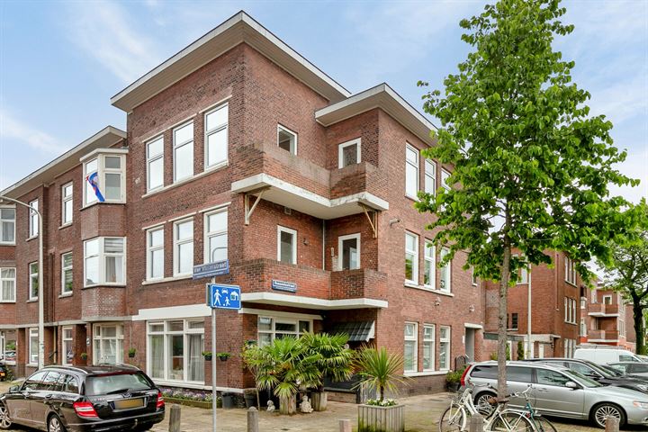 Bekijk foto 2 van Rosseelsstraat 67