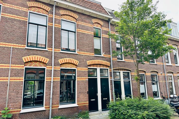 Bekijk foto 1 van Agnietenstraat 33