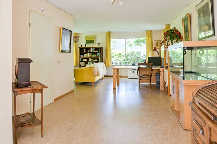 Photo 10 of J.J. Wernerstraat 32