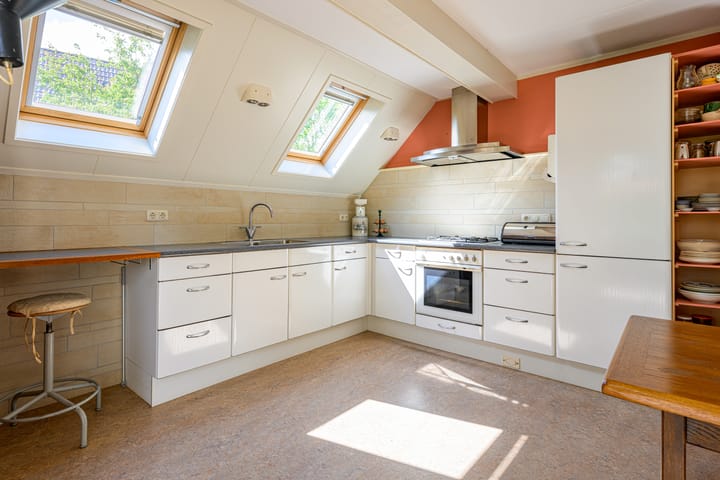 Photo 15 of J.J. Wernerstraat 32