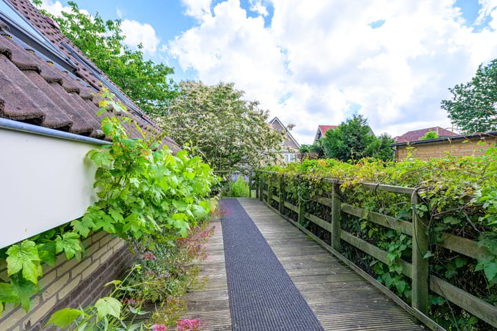 Photo 21 of J.J. Wernerstraat 32