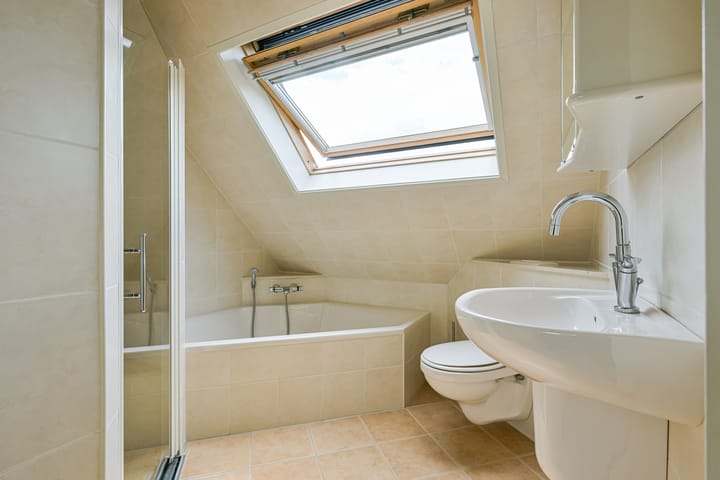 Photo 37 of J.J. Wernerstraat 32