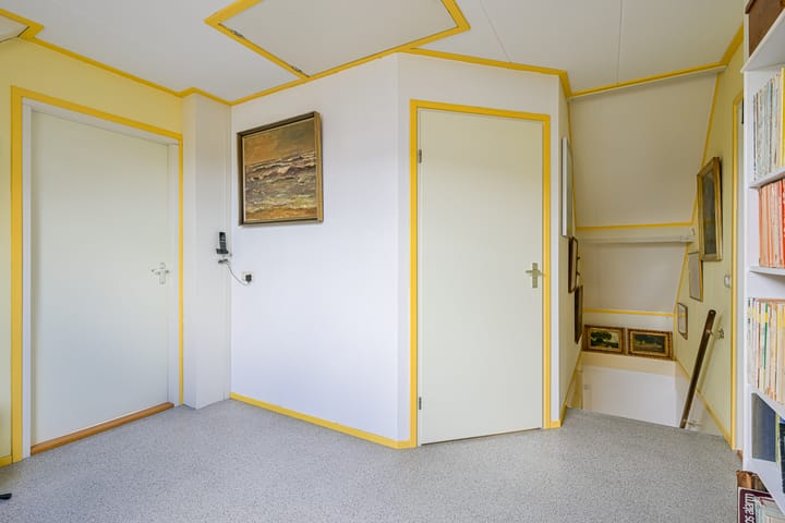 Photo 39 of J.J. Wernerstraat 32