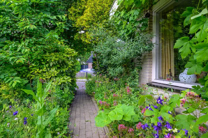 Photo 42 of J.J. Wernerstraat 32