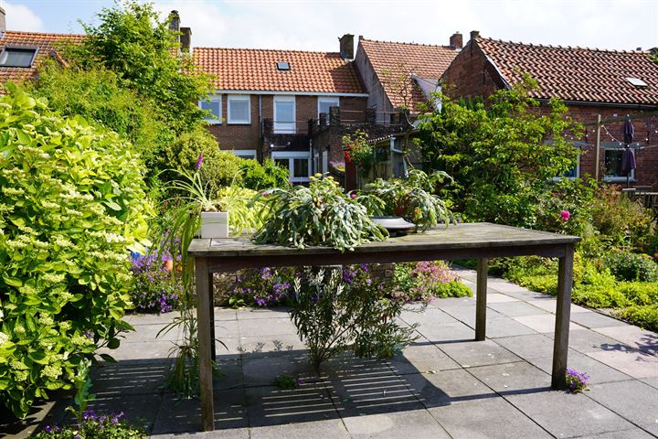 View photo 38 of Lange Heerenstraat 37