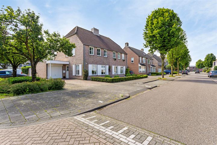 Bekijk foto 45 van Rietveldstraat 3