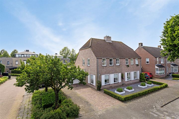 Bekijk foto 48 van Rietveldstraat 3