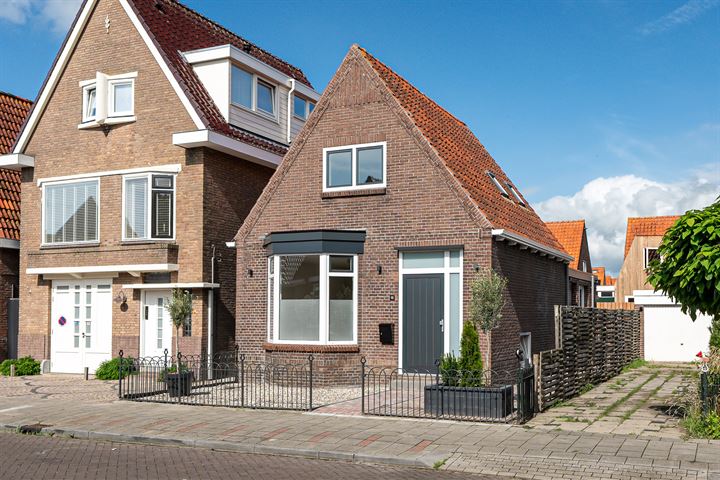 Bekijk foto 1 van Flevostraat 15