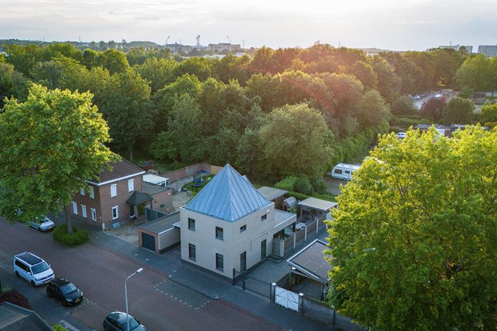 Bekijk foto 2 van Groene Kruisstraat 26