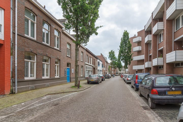 View photo 25 of Mariagardestraat 439