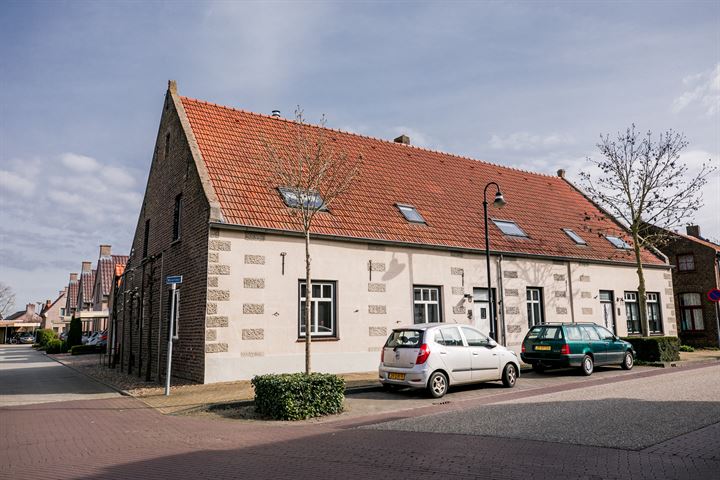 Bekijk foto 1 van Dorpstraat 8