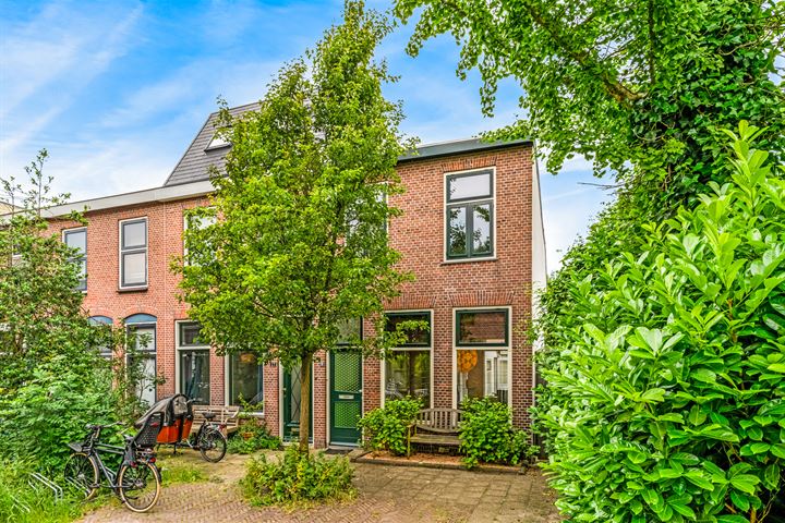 Bekijk foto 1 van Dr. van Rhijnstraat 19