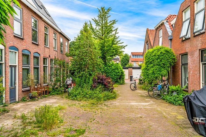 Bekijk foto 34 van Dr. van Rhijnstraat 19