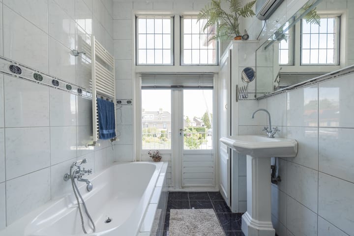 Photo 38 of Weeresteinstraat 129