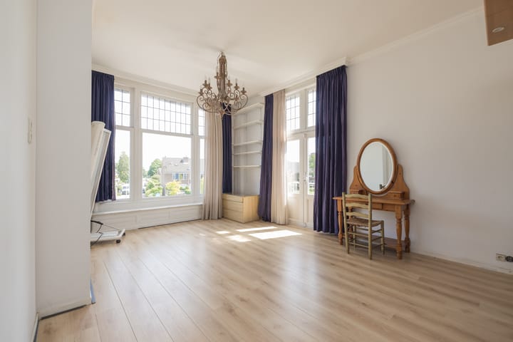 Photo 41 of Weeresteinstraat 129