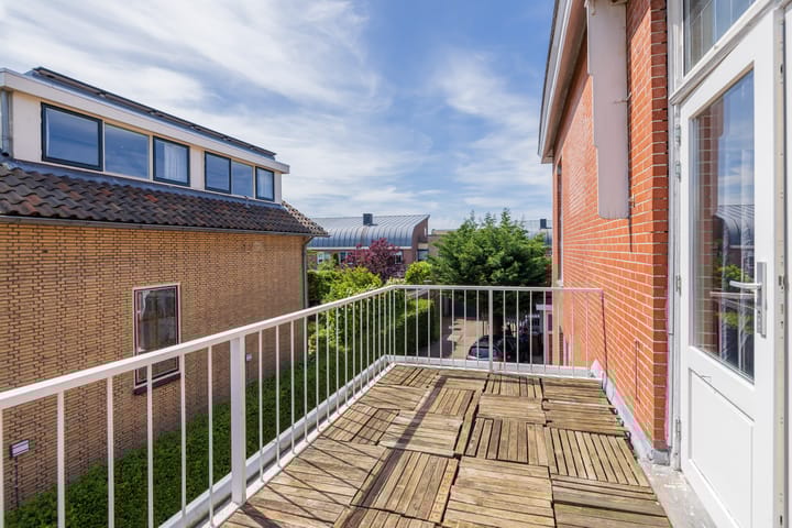 Photo 46 of Weeresteinstraat 129