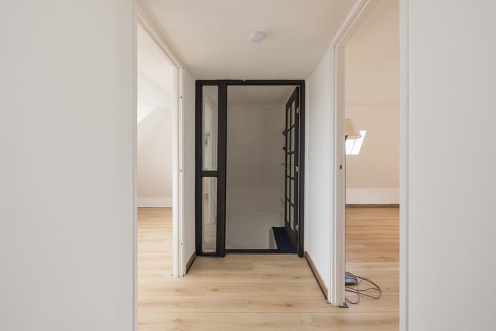 Photo 56 of Weeresteinstraat 129