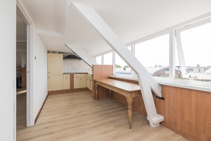 Photo 61 of Weeresteinstraat 129