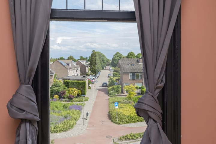 Photo 72 of Weeresteinstraat 129