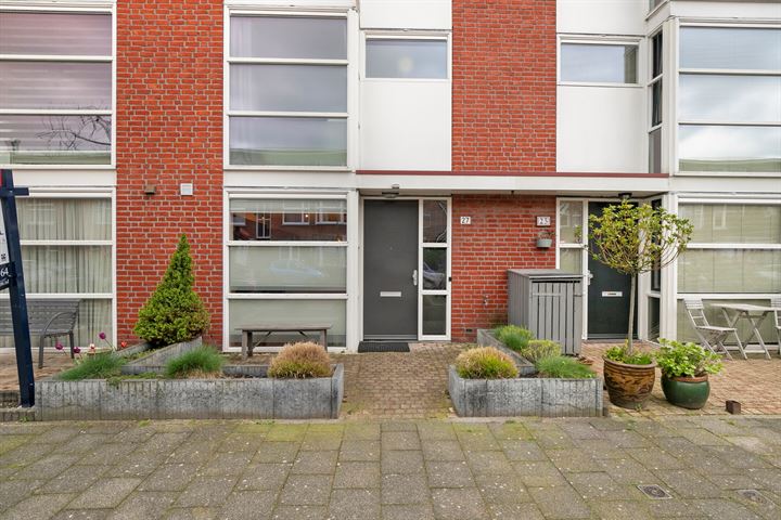 View photo 2 of Amerongenstraat 27