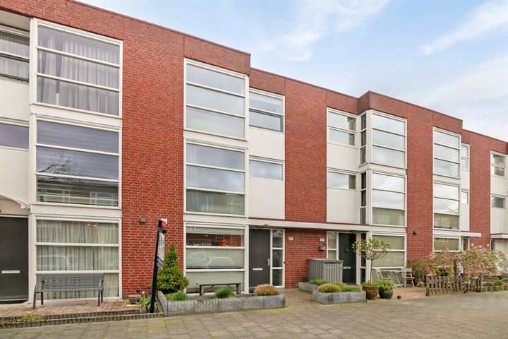 View photo 4 of Amerongenstraat 27