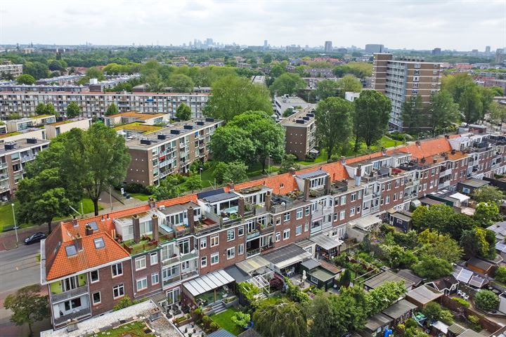 Bekijk foto 30 van Pisuissestraat 101