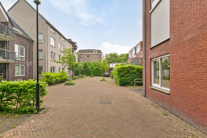 View photo 37 of Kesteloostraat 3