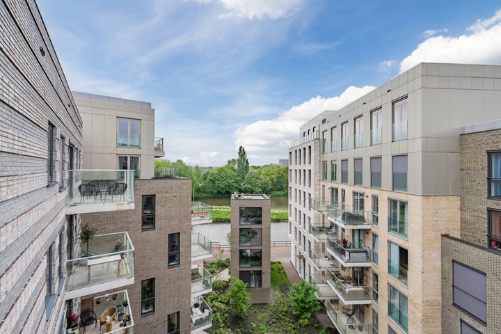 Bekijk foto 15 van Vluchtladderstraat 47