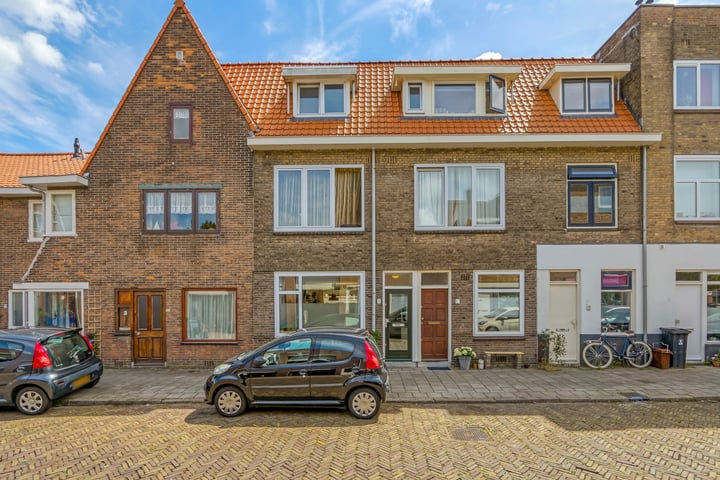 Bekijk foto 1 van St.-Bonifaciusstraat 1-B