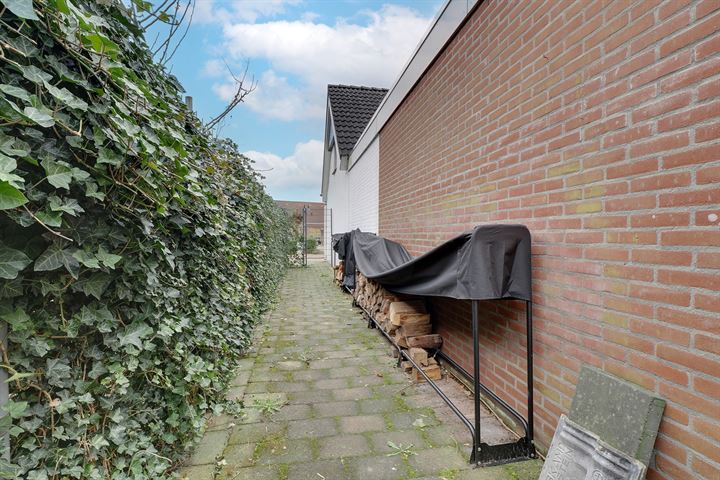 View photo 38 of Smidstraat 21