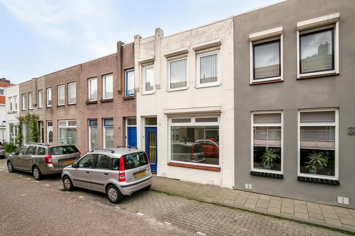 Bekijk foto 1 van Pironstraat 39