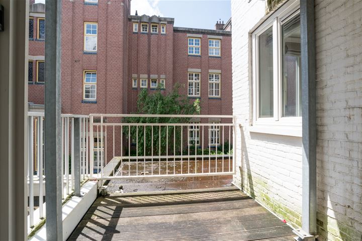 View photo 6 of Frederiksstraat 18-1