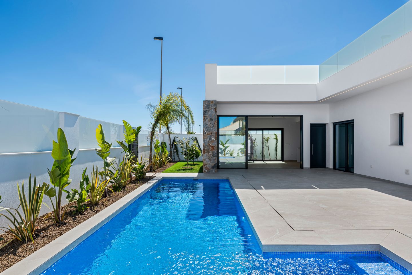 Foto 4 van Calle Isla de Fernando Poo 35