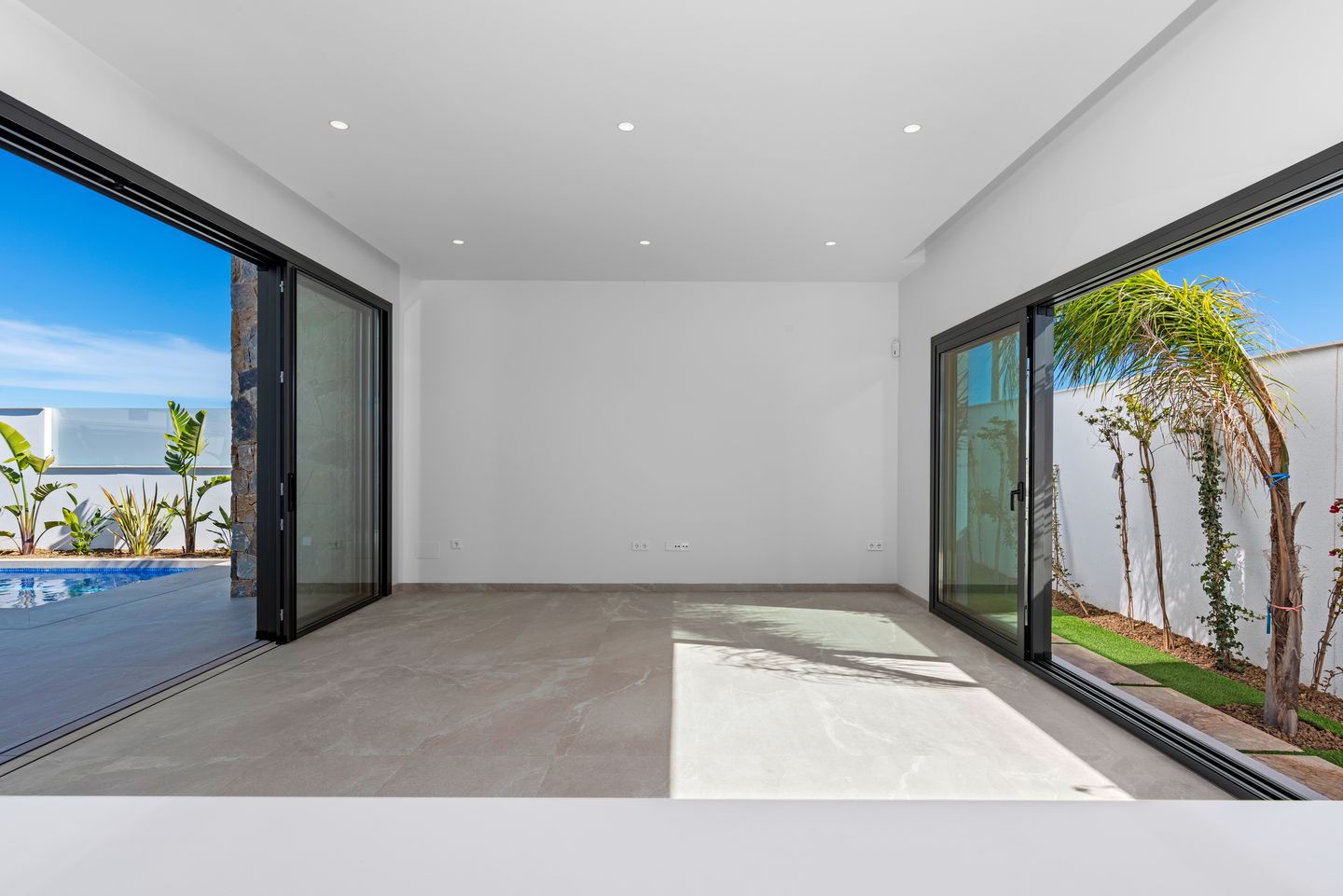 Foto 10 van Calle Isla de Fernando Poo 35