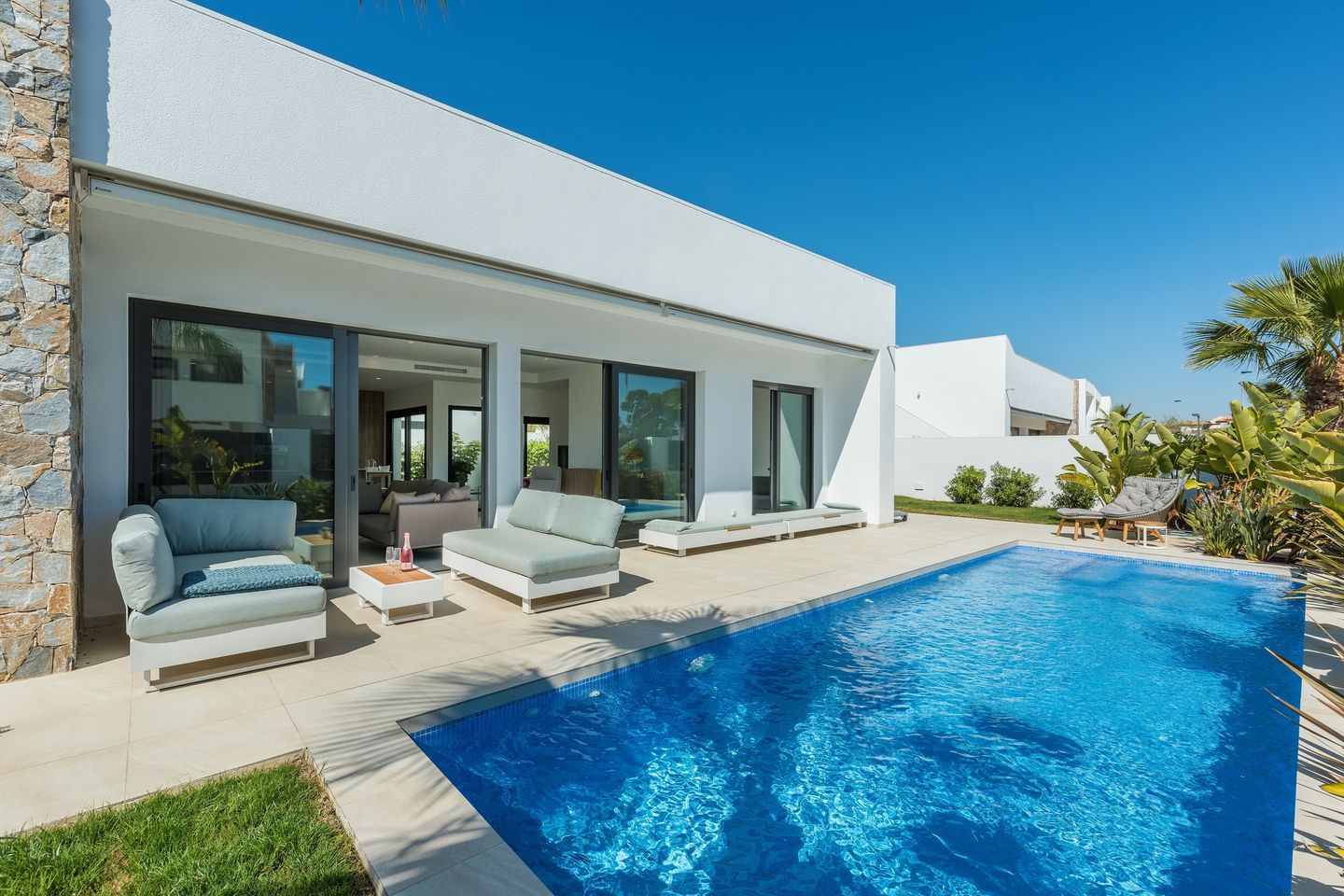 Foto 70 van Calle Isla de Fernando Poo 35