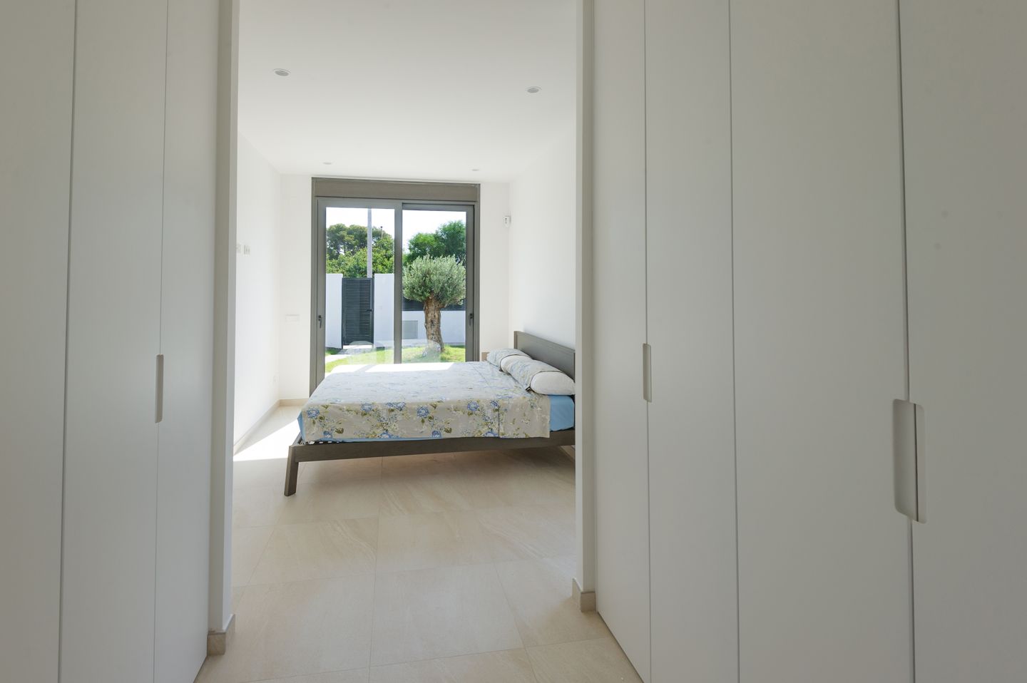 Foto 125 van Calle Isla de Fernando Poo 35