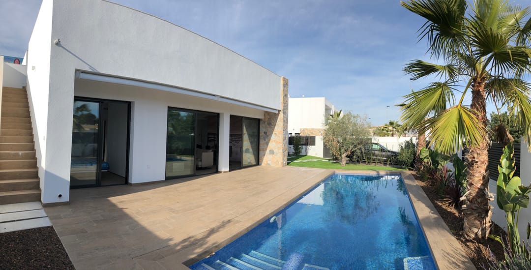 Foto 128 van Calle Isla de Fernando Poo 35