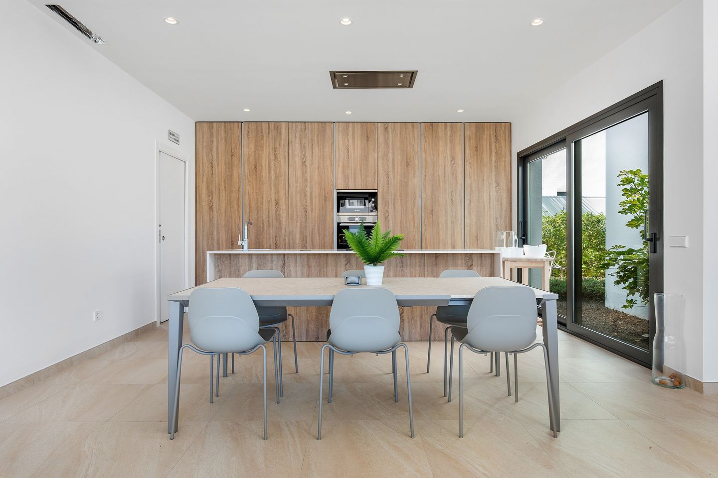 Foto 154 van Calle Isla de Fernando Poo 35