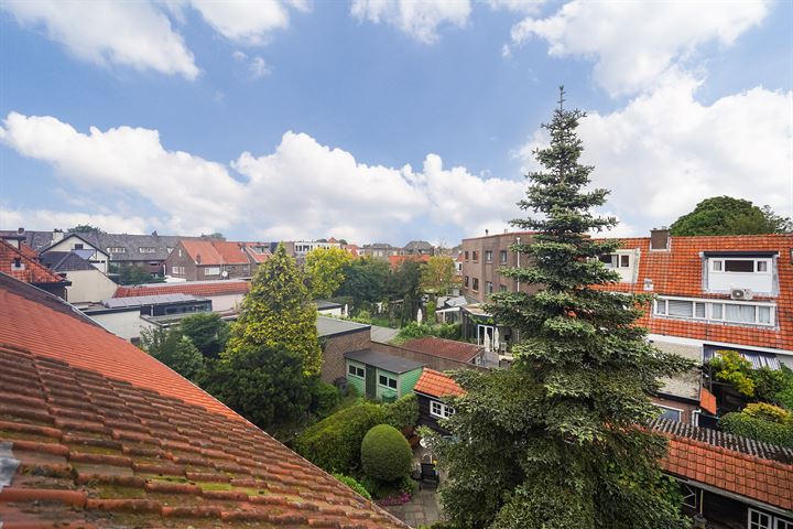 Bekijk foto 40 van Van Zuylen van Nijeveltstraat 288