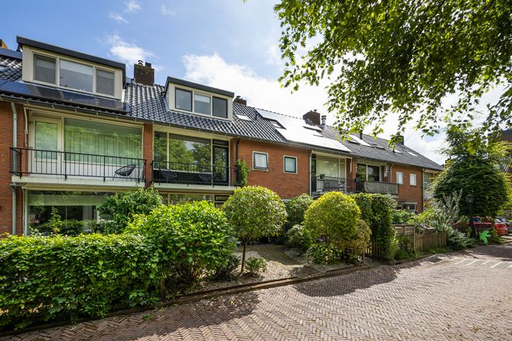 Bekijk foto 32 van Bernhardstraat 8