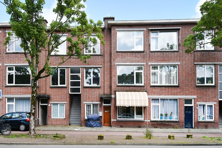 View photo 3 of Oudemansstraat 420