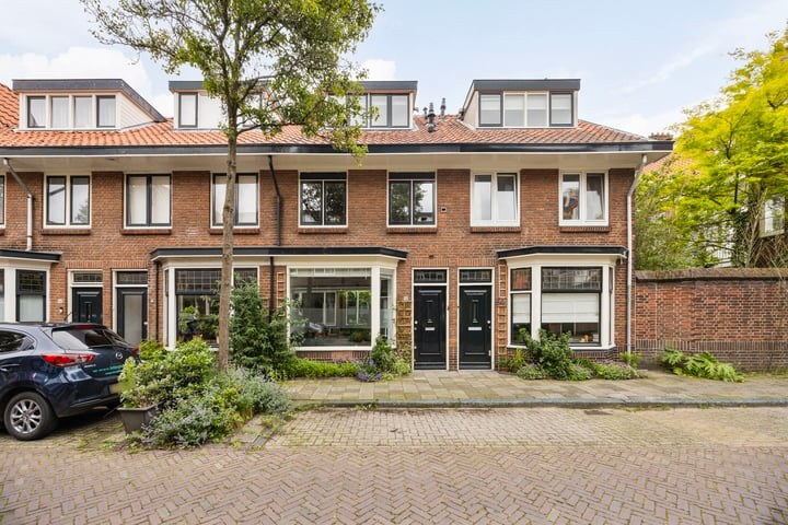 Bekijk foto 1 van Van der Waalsstraat 52