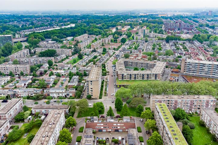 Bekijk foto 33 van Barnsteenlaan 44