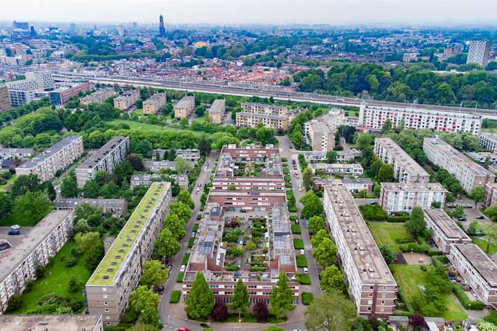 Bekijk foto 34 van Barnsteenlaan 44