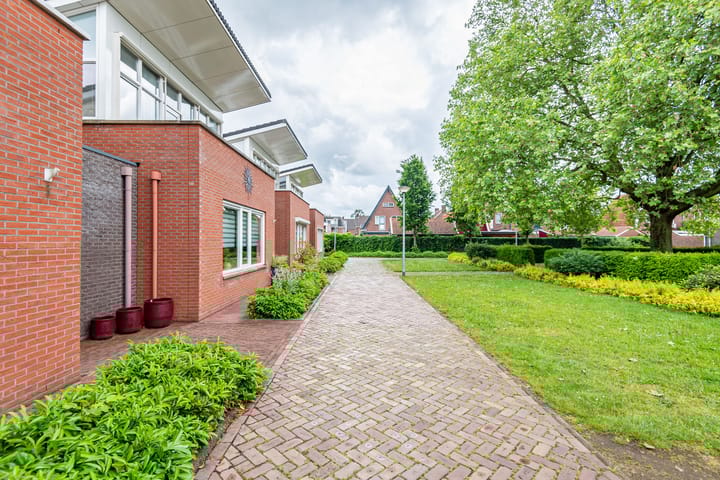 Foto 47 van Alfred Mozerhof 15